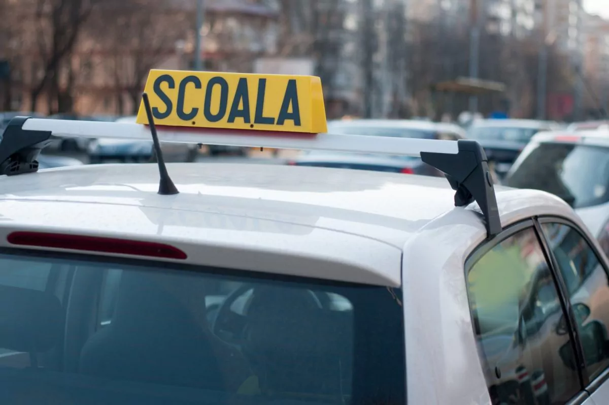 Procedură simplificată pentru permisul auto. Un document important dispare din dosar